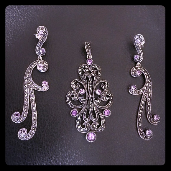 Jewelry - New! 925 Gorgeous Pendant and Earrings Set